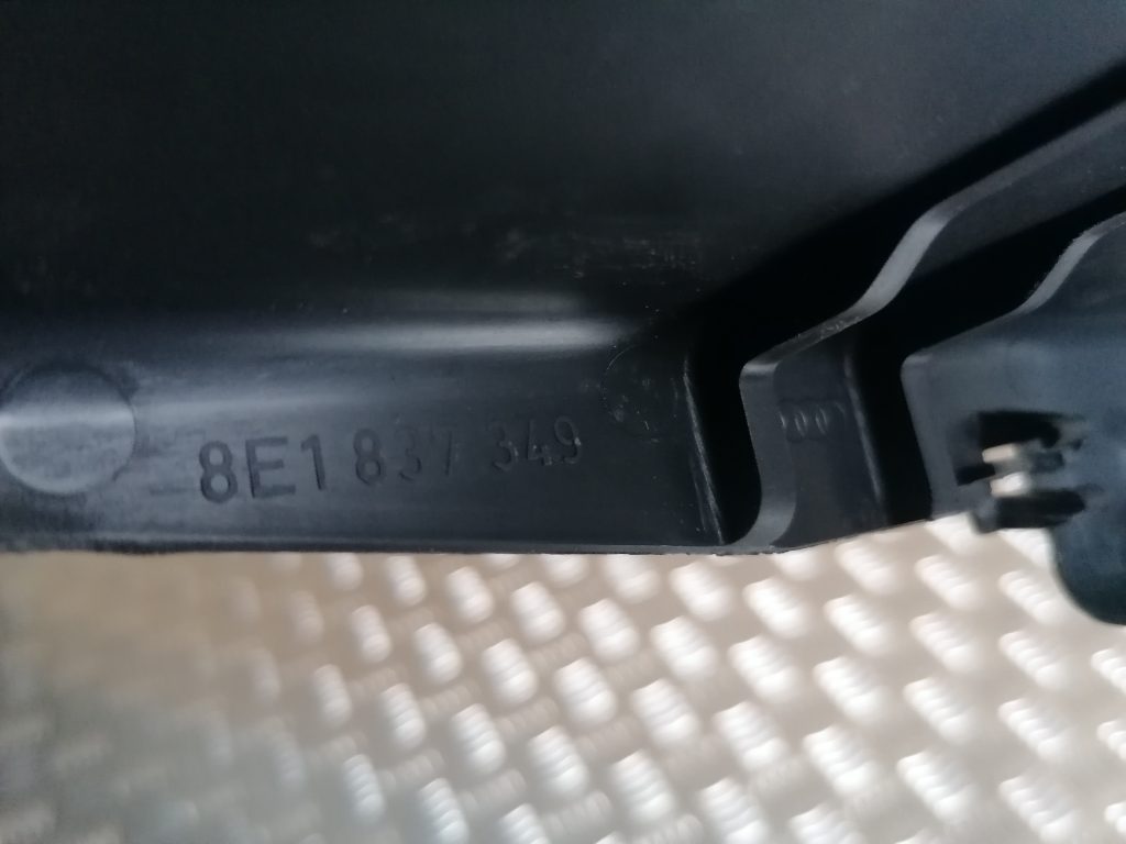 Durvju iekšēja plastmasa priekš AUDI A4 2007