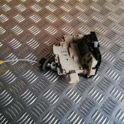 Aizmugurējo kreiso durvju slēdzene priekš AUDI A4 2007