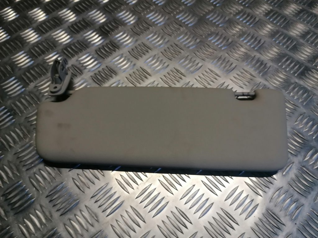 Saules aizsargs priekš AUDI A4 2007 1 Saules aizsargs priekš AUDI A4 2007