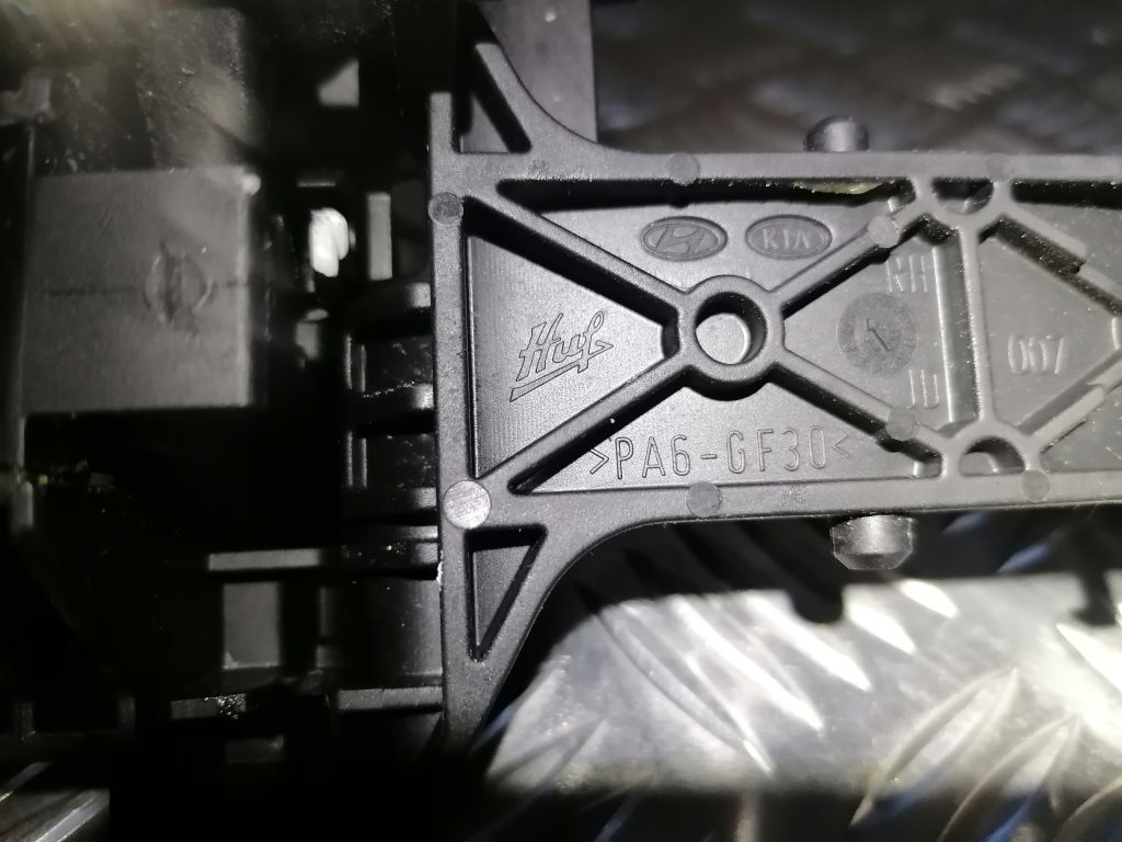 Priekšējāis labais durvju rokturis priekš KIA CEED 2013 2 Priekšējāis labais durvju rokturis priekš KIA CEED 2013