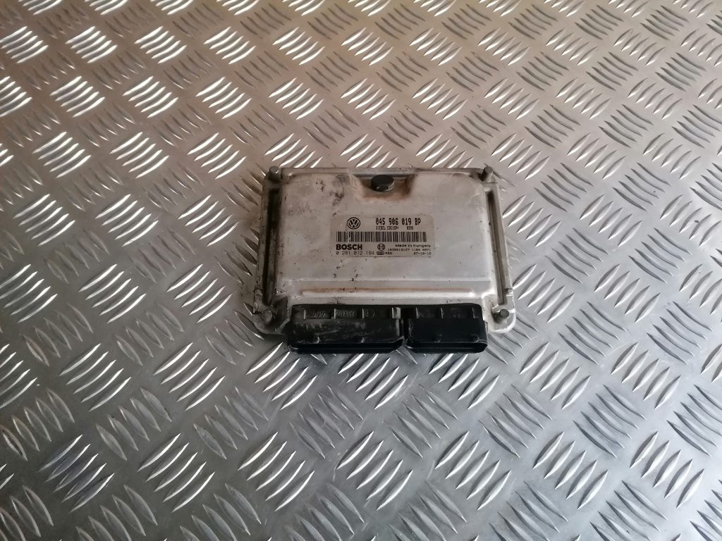 Dzinēja vadības bloks priekš VW POLO 2008 1 Dzinēja vadības bloks priekš VW POLO 2008