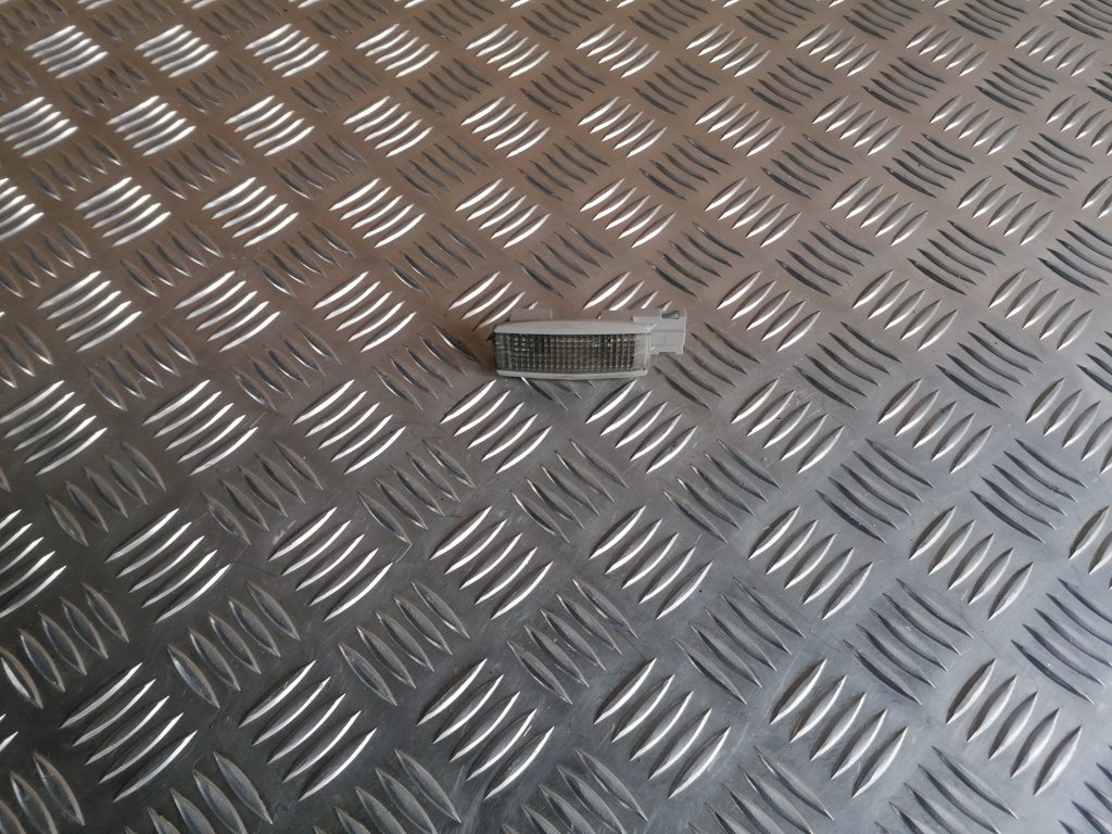 Saules aizsarga apgaismojums priekš VW POLO 2008 1 Saules aizsarga apgaismojums priekš VW POLO 2008