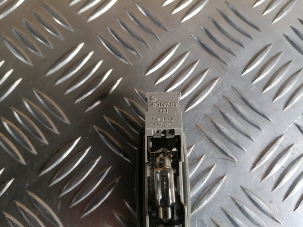 Saules aizsarga apgaismojums priekš VW POLO 2008 2 Saules aizsarga apgaismojums priekš VW POLO 2008