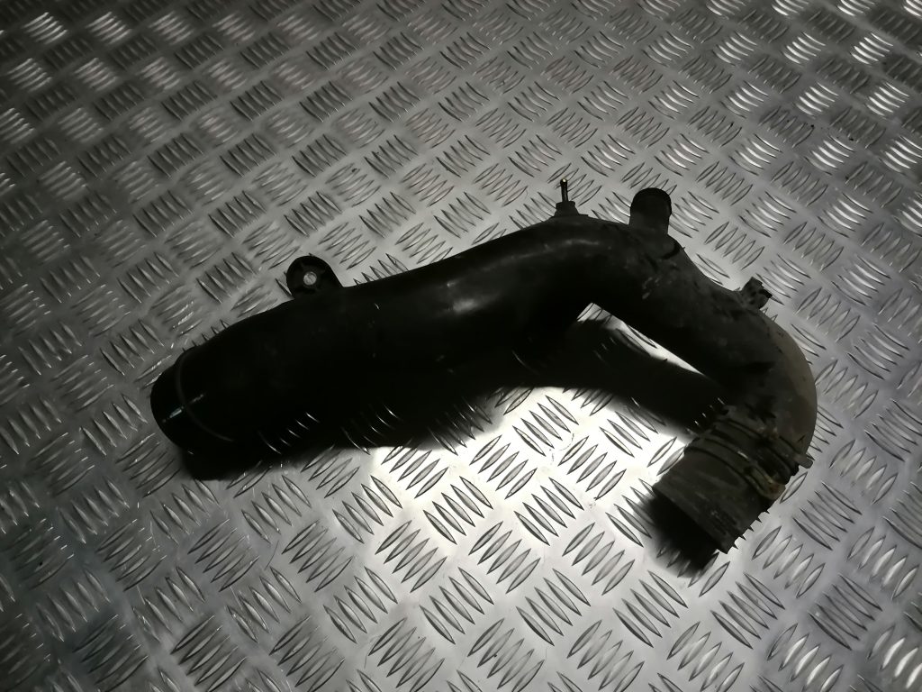 Interkulera caurule priekš VW POLO 2008 1 Interkulera caurule priekš VW POLO 2008