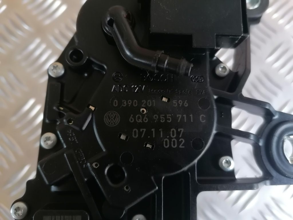 Aizmugurējā stikla tīrītāja motors priekš VW POLO 2008