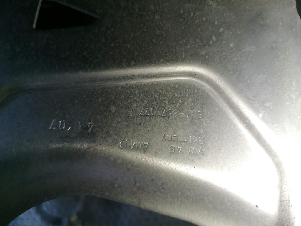 Mērinstrumentu paneļa pastiprinātājs priekš VW POLO 2008 2 Mērinstrumentu paneļa pastiprinātājs priekš VW POLO 2008