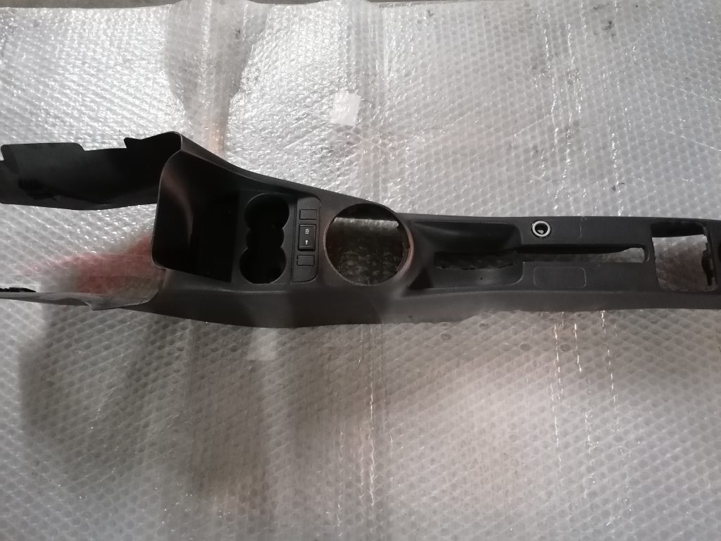 Centrālās konsoles apdares lielākā daļa priekš ŠKODA FABIA 2008 2 Centrālās konsoles apdares lielākā daļa priekš ŠKODA FABIA 2008