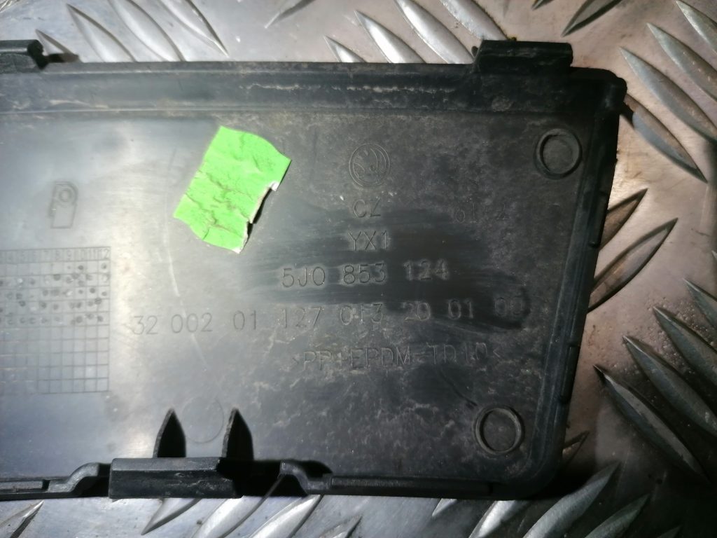 Restes uzlika priekš ŠKODA FABIA 2008 2 Restes uzlika priekš ŠKODA FABIA 2008