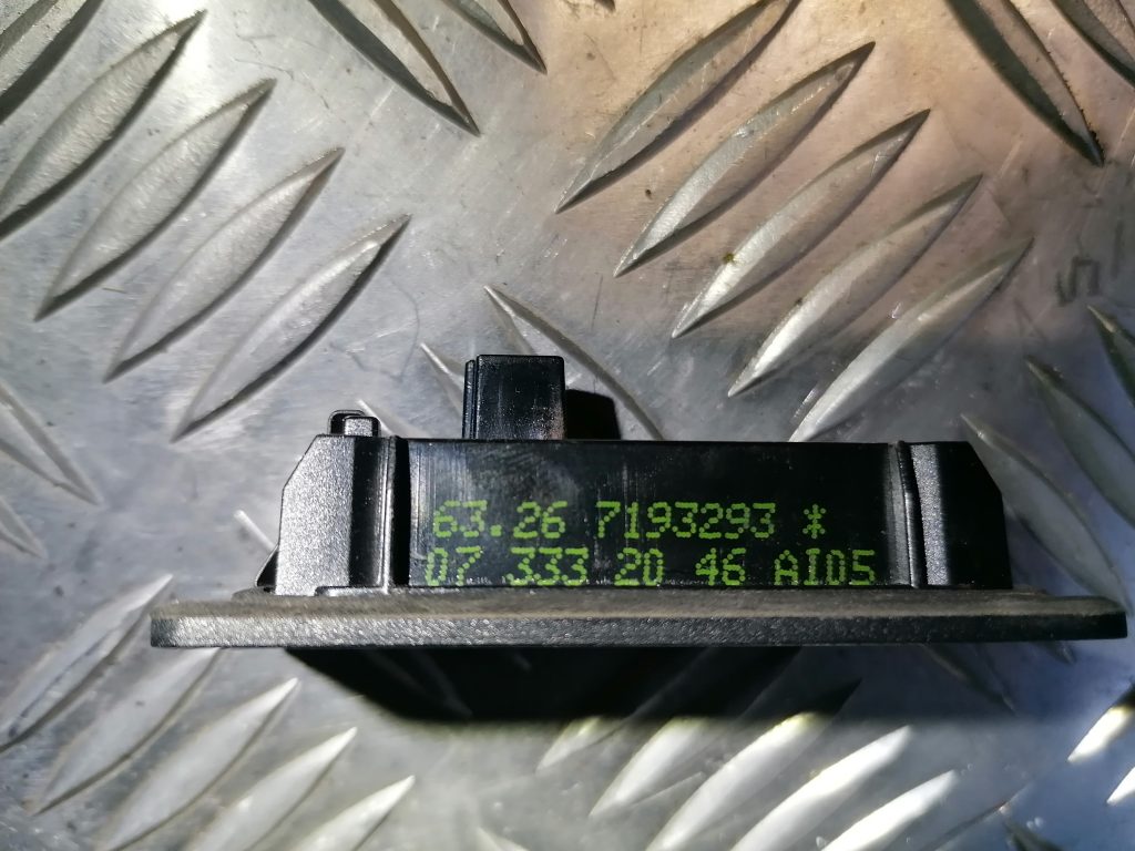 Numura zīmes apgaismojums priekš BMW 330D E91 2008 TOURING 2 Numura zīmes apgaismojums priekš BMW 330D E91 2008 TOURING