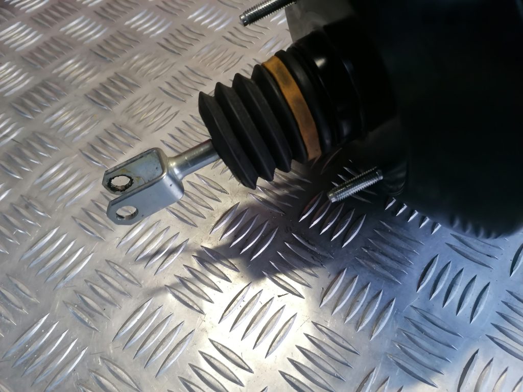 Bremžu pastiprinātāja galvenais cilindrs priekš BMW 330D E91 2008 TOURING