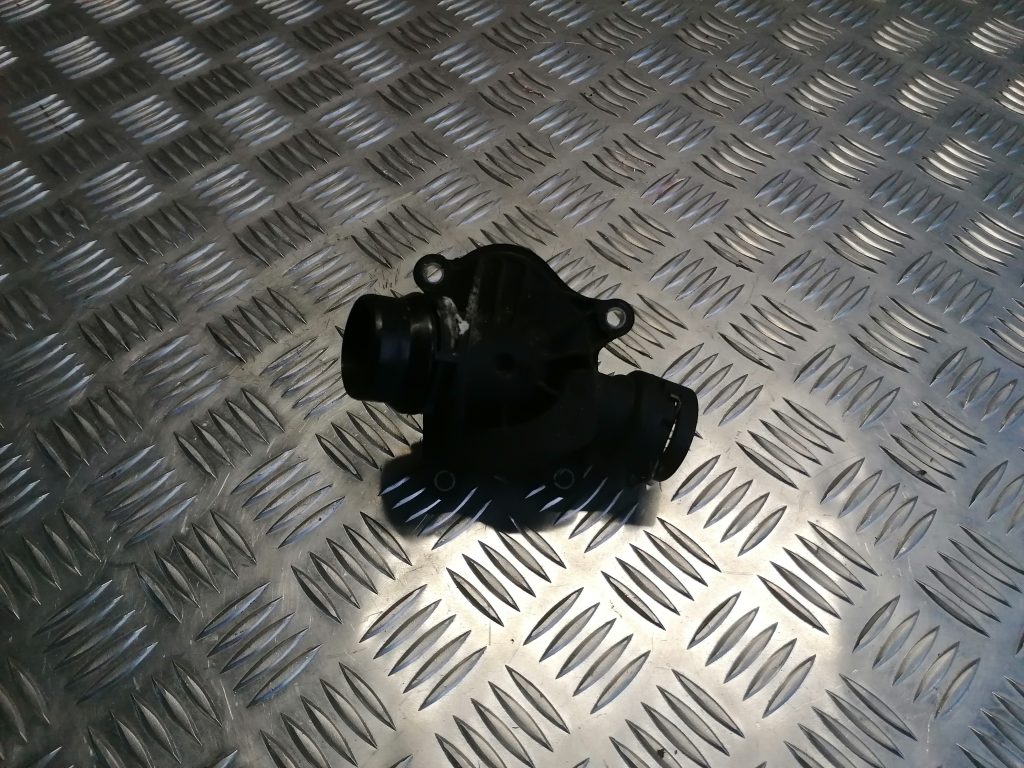 Termostata korpuss priekš BMW 330D E91 2008 TOURING