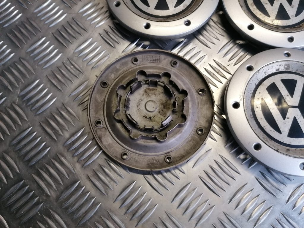 Diska kalpaks priekš VW TOURAN 2005 2 Diska kalpaks priekš VW TOURAN 2005