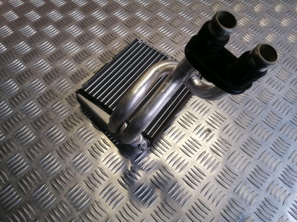 Apsildes sistēmas radiators priekš VW TOURAN 2005