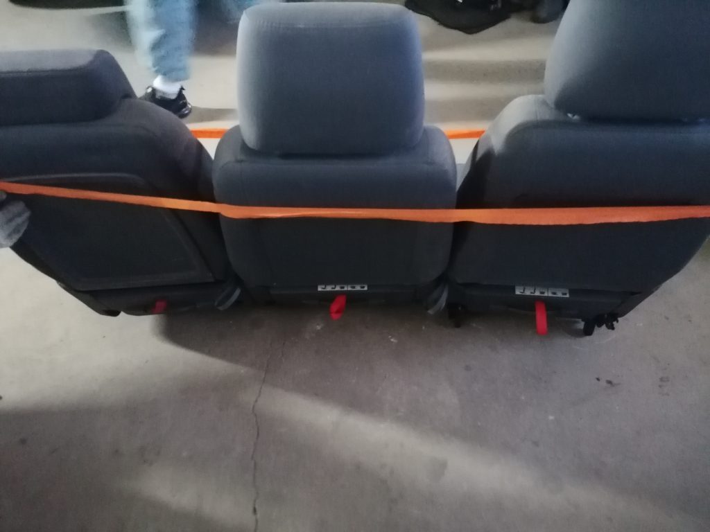 Sēdekļu komplekts priekš VW TOURAN 2005 3 Sēdekļu komplekts priekš VW TOURAN 2005