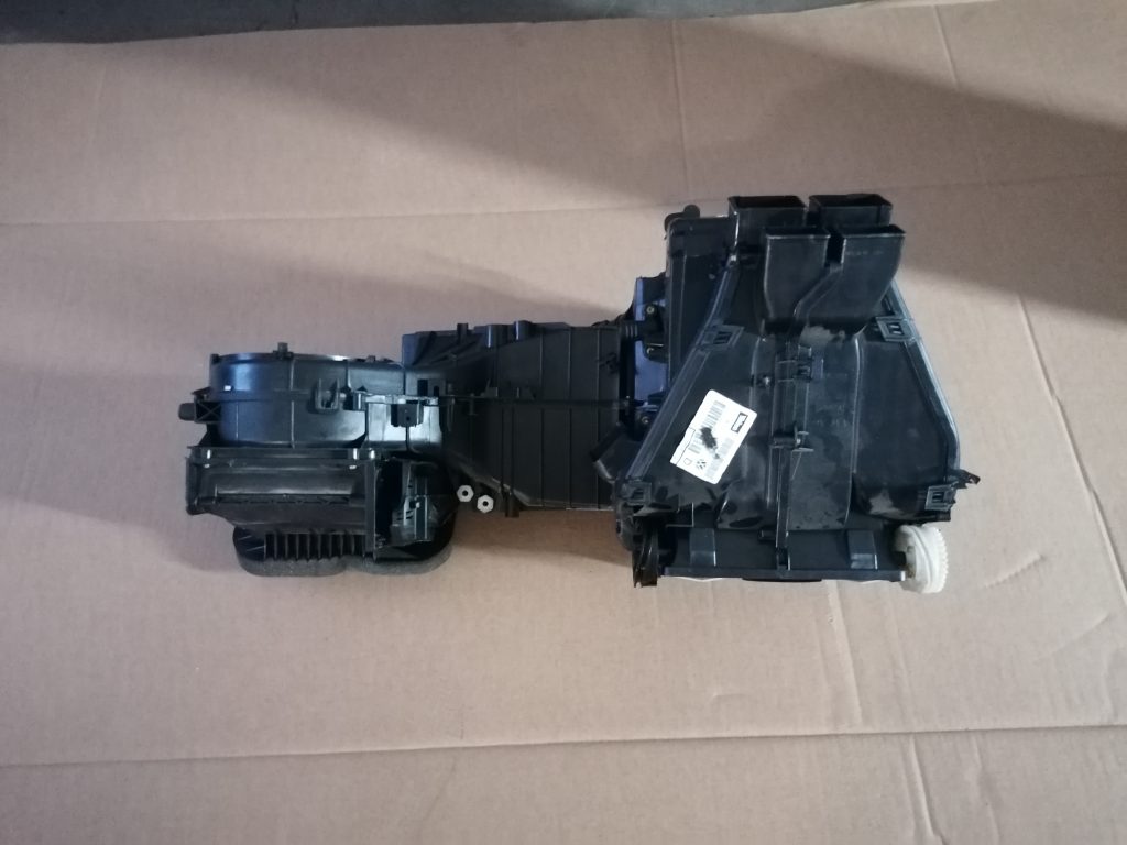 Salona sildītājs priekš VW TOURAN 2005