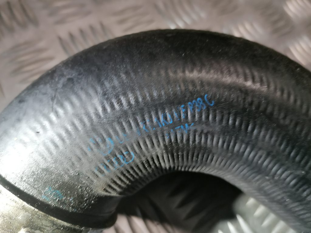 Interkulera caurule priekš VW TOURAN 2005 2 Interkulera caurule priekš VW TOURAN 2005