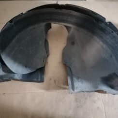 Priekšējo paspārnu komplekts priekš VW TOURAN 2005