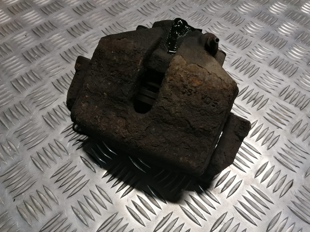 Priekšējais labais suports priekš VW TOURAN 2005 1 Priekšējais labais suports priekš VW TOURAN 2005