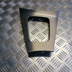 Dekoratīvs rāmis pārnesumu selektoram priekš VOLVO V70 2007