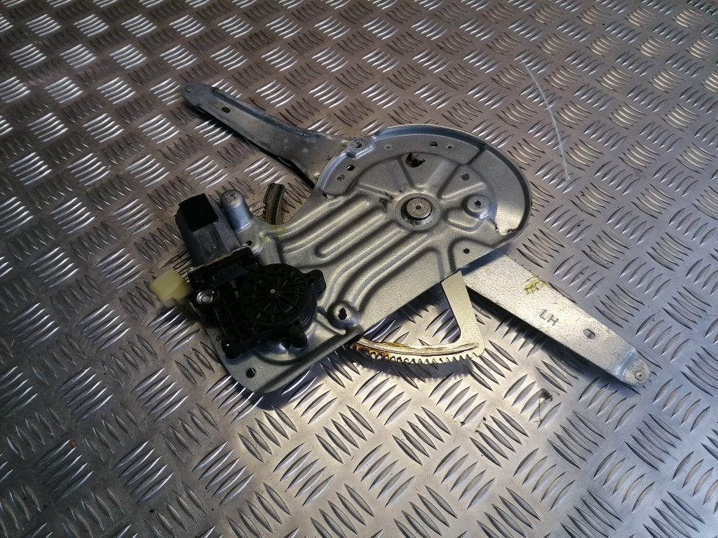 Stikla pacelšanas mehānisms priekšējais kreisais priekš VOLVO V70 2007