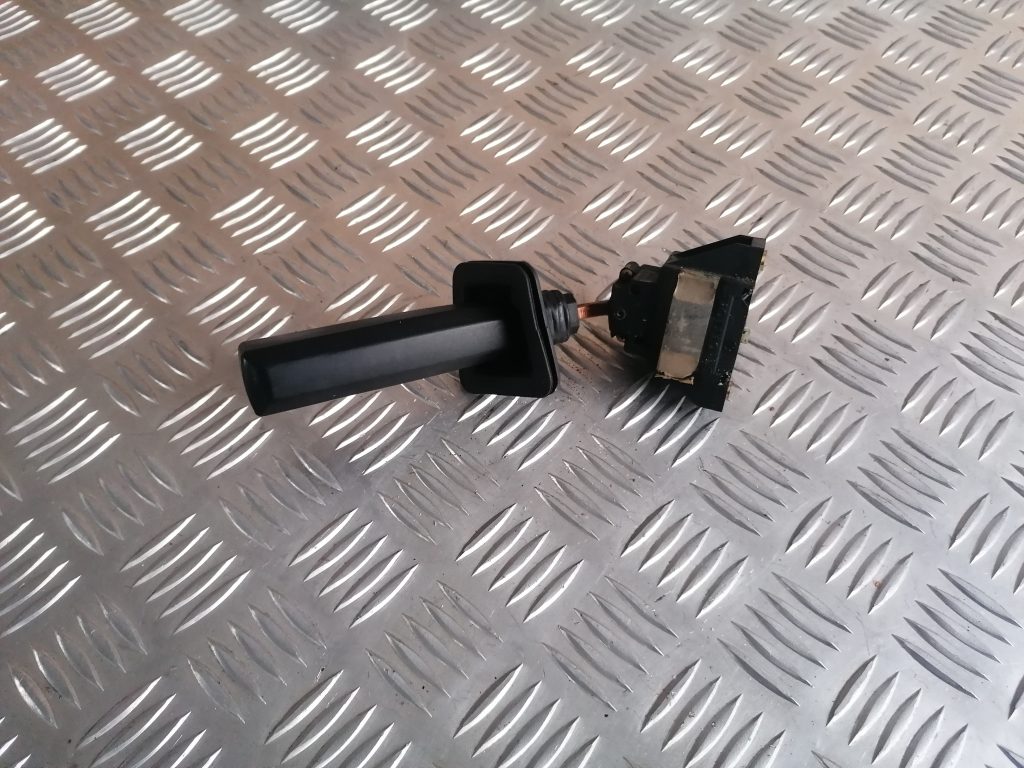 Pagrieziena rādītāju slēdzis priekš VOLVO 850 1995 1 Pagrieziena rādītāju slēdzis priekš VOLVO 850 1995