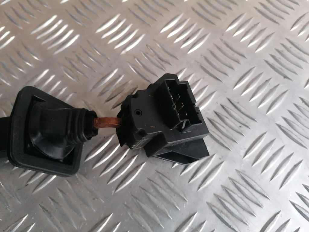 Pagrieziena rādītāju slēdzis priekš VOLVO 850 1995 2 Pagrieziena rādītāju slēdzis priekš VOLVO 850 1995