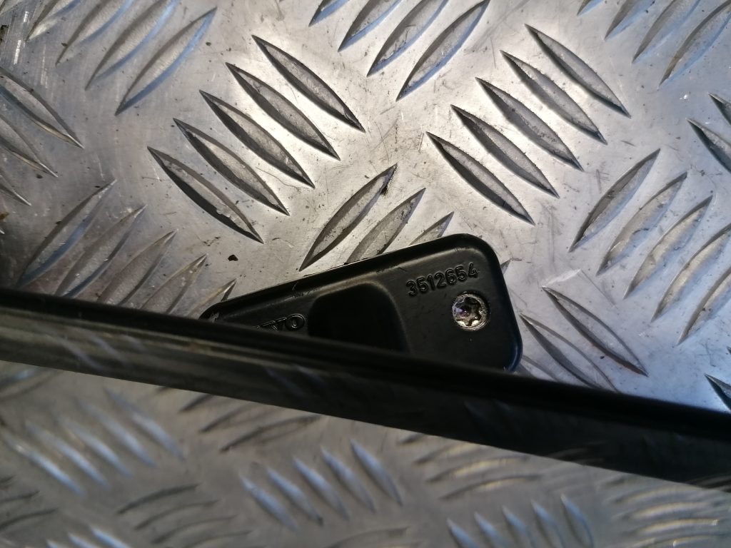 Salona atpakaļskata spogulis priekš VOLVO 850 1995 3 Salona atpakaļskata spogulis priekš VOLVO 850 1995