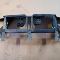 Priekšējā radiatora rāmja augšēja daļa priekš VOLVO 850 1995