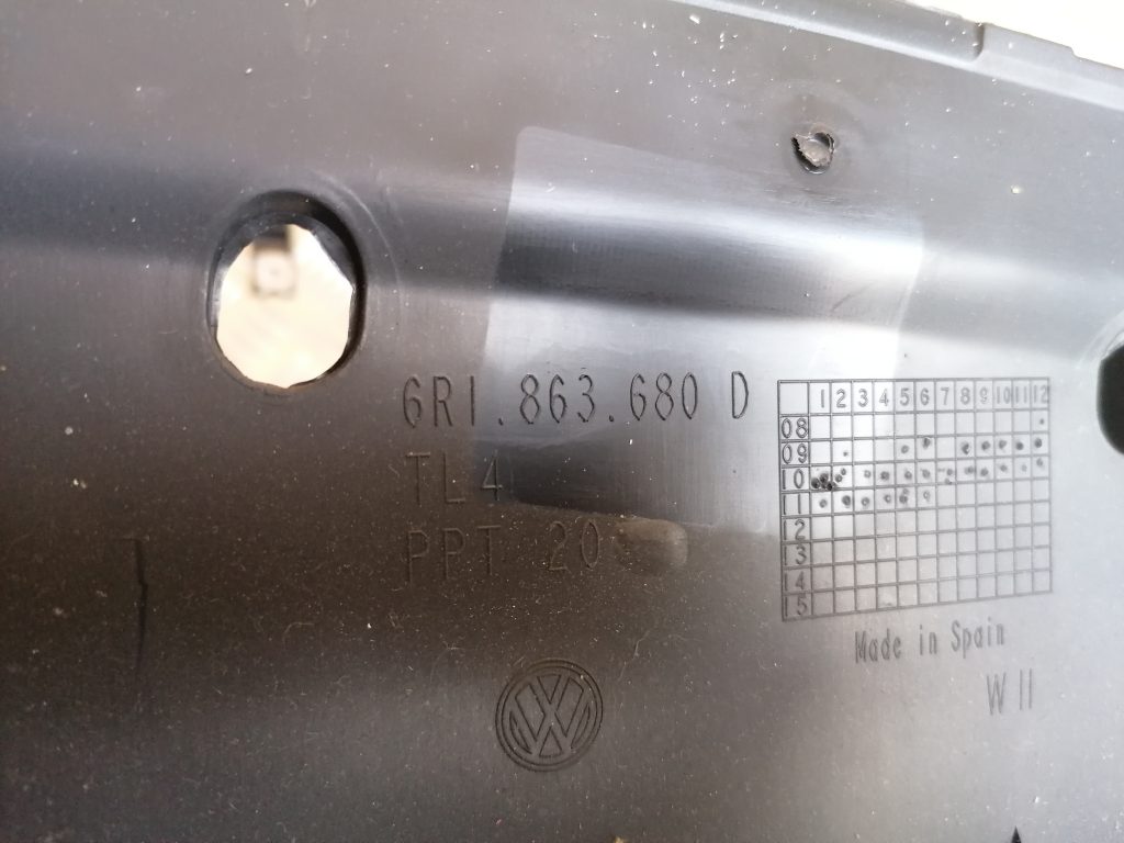 Centrālās konsoles (apdares) sānu panelis priekš VW POLO 2011 2 Centrālās konsoles (apdares) sānu panelis priekš VW POLO 2011