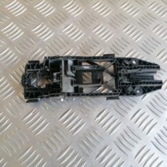 Durvju roktura iekšējais stiprinājums priekš VW POLO 2011