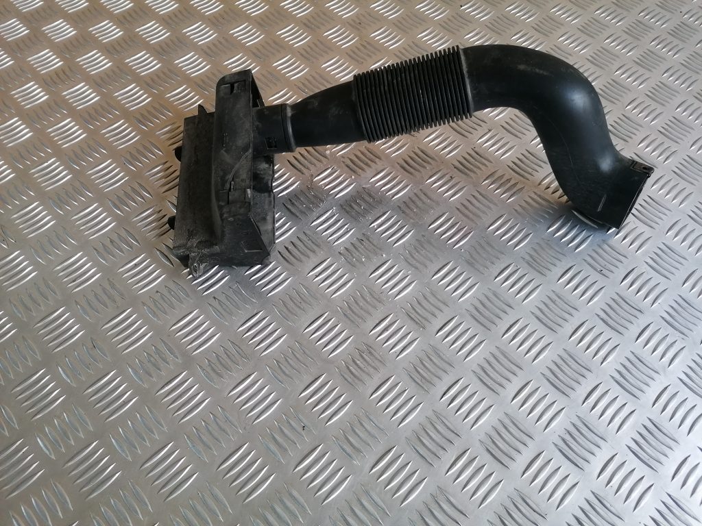 Gaisa filtra korpusa caurule priekš VW POLO 2011 1 Gaisa filtra korpusa caurule priekš VW POLO 2011