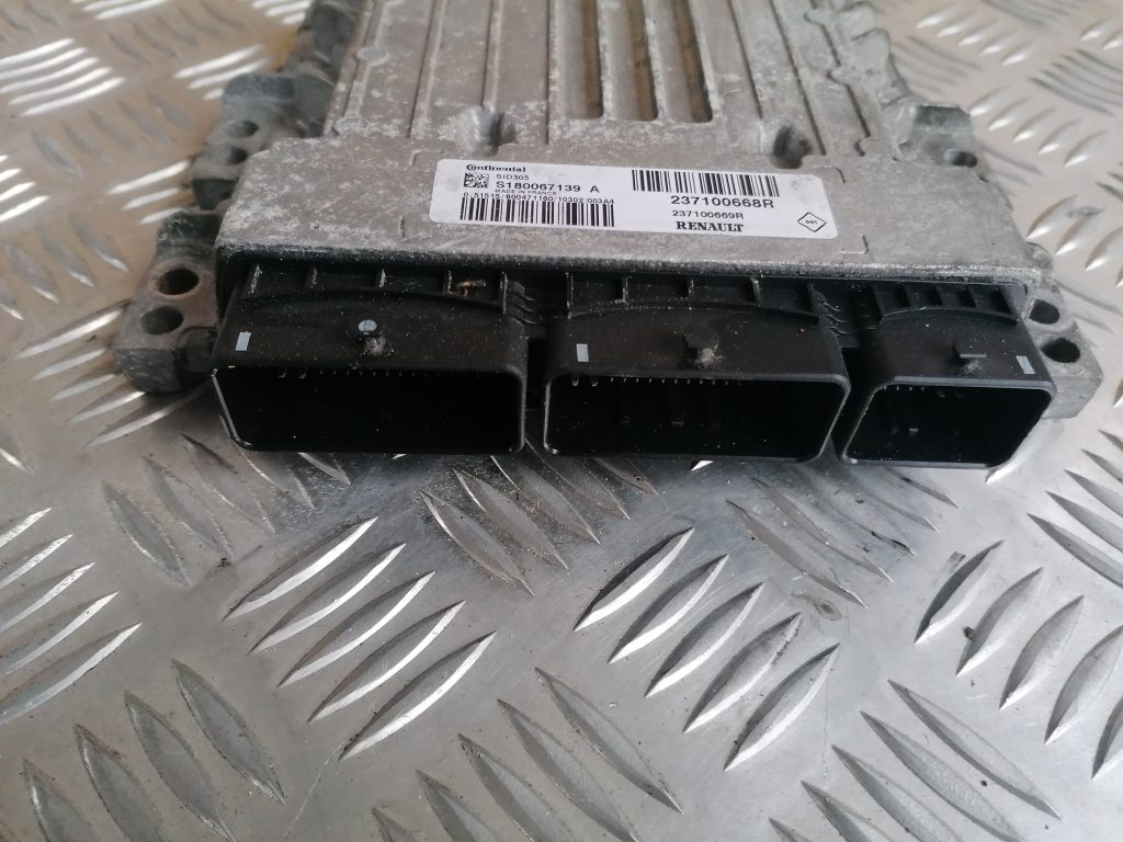 Dzinēja vadības bloks priekš RENAULT MEGANE 2011 2 Dzinēja vadības bloks priekš RENAULT MEGANE 2011