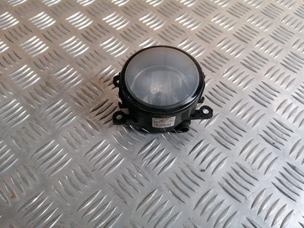 Miglas lukturis priekšā pa kreisi priekš RENAULT MEGANE 2011 1 Miglas lukturis priekšā pa kreisi priekš RENAULT MEGANE 2011