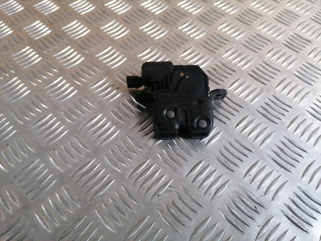Bagāžnieka vāka slēdzene priekš RENAULT MEGANE 2011 1 Bagāžnieka vāka slēdzene priekš RENAULT MEGANE 2011