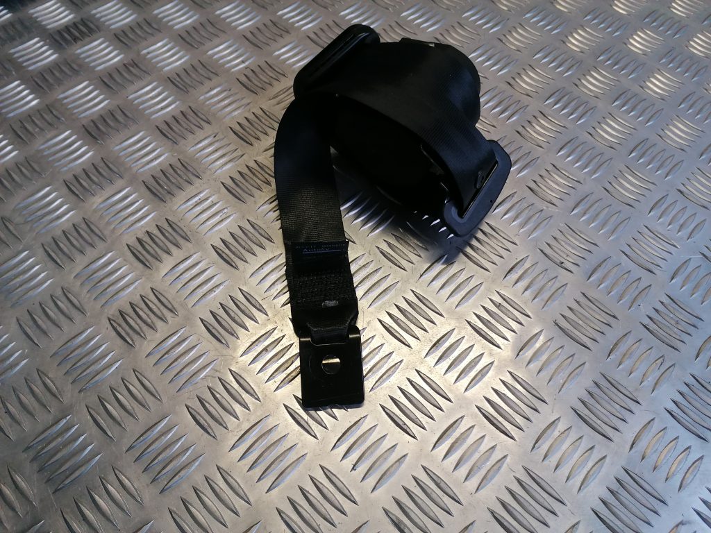 Aizmugurējā kreisa drošības josta priekš RENAULT MEGANE 2011