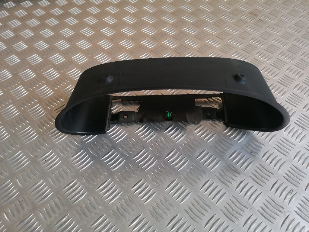 Spidometra apdare priekš CHRYSLER GRAND VOYAGER 2004 2 Spidometra apdare priekš CHRYSLER GRAND VOYAGER 2004