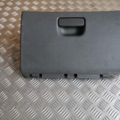 Mantu glabāšanas nodalījums pasažiera pusē priekš CHRYSLER GRAND VOYAGER 2004