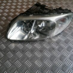 Priekšējais kreisais lukturis priekš CHRYSLER GRAND VOYAGER 2004