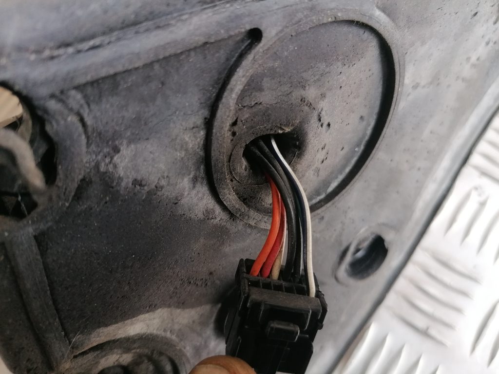 Ārējais spogulis, pa kreisi priekš CHRYSLER GRAND VOYAGER 2004