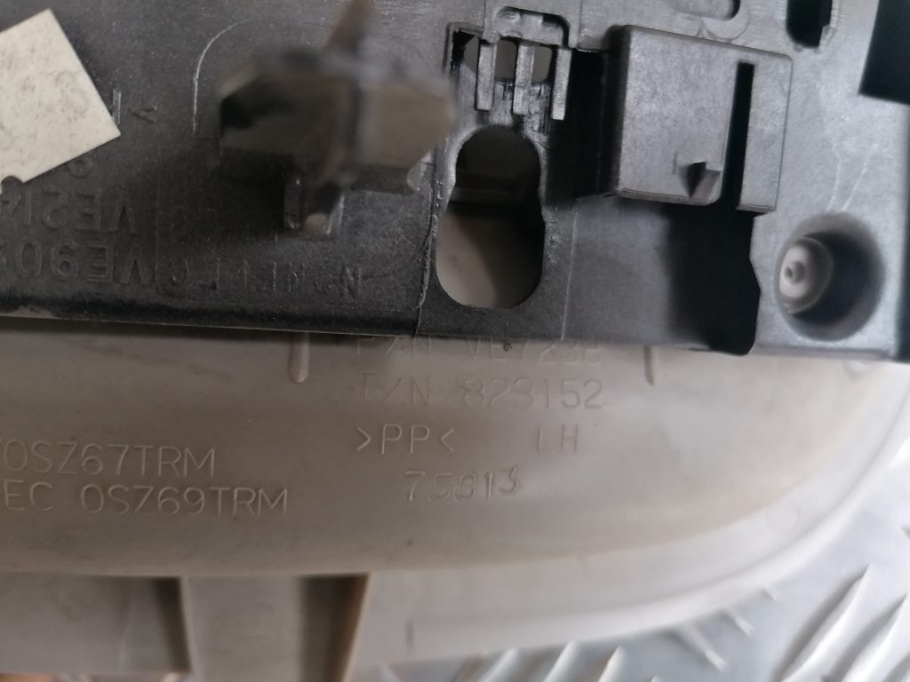 Salona rokturis griestos priekš CHRYSLER GRAND VOYAGER 2004