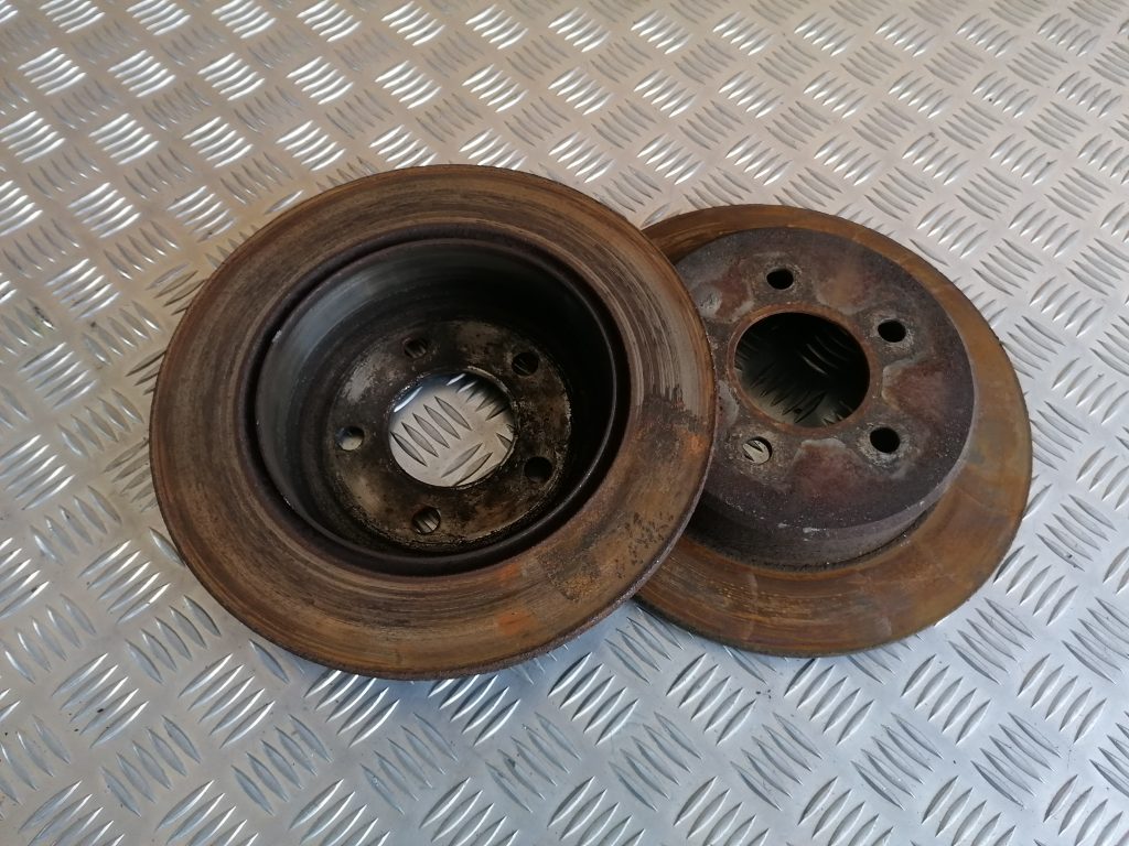 Aizmugurējie bremžu diski priekš CHRYSLER GRAND VOYAGER 2004