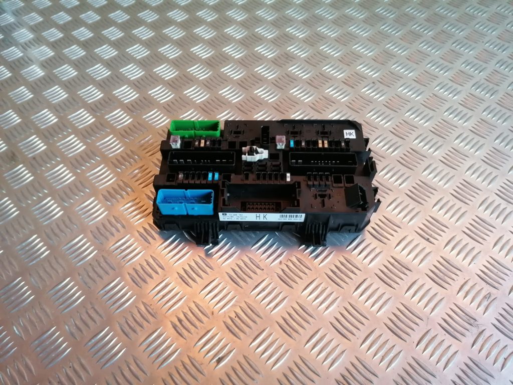 Drošinātāju bloks priekš OPEL ASTRA H 2006