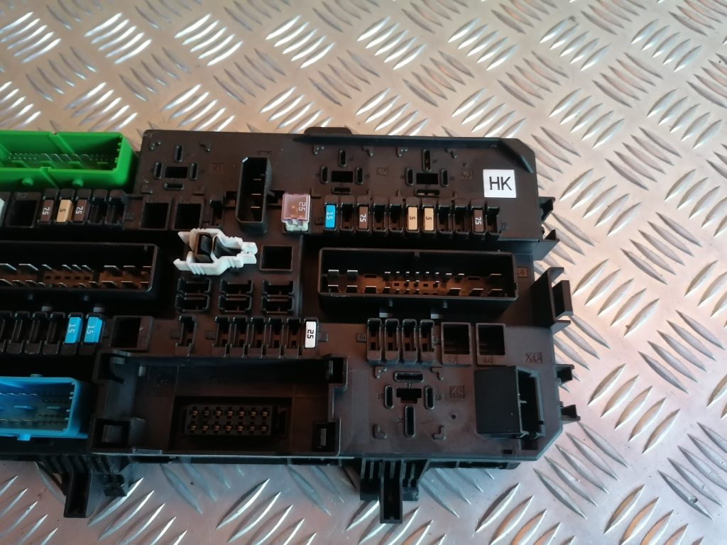 Drošinātāju bloks priekš OPEL ASTRA H 2006