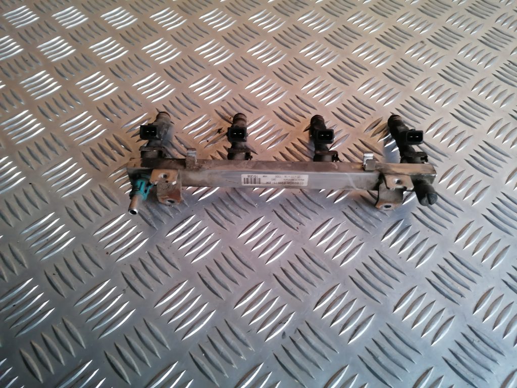 Degvielas sadales caurule priekš OPEL ASTRA H 2006 2 Degvielas sadales caurule priekš OPEL ASTRA H 2006