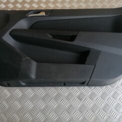 Priekšējo labo durvju apdare priekš OPEL ASTRA H 2006