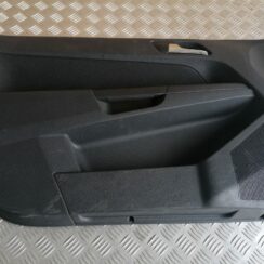 Priekšējo kreiso durvju apdare priekš OPEL ASTRA H 2006