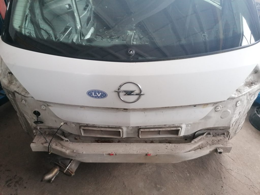 Bagāžnieka vāks priekš OPEL ASTRA H 2006