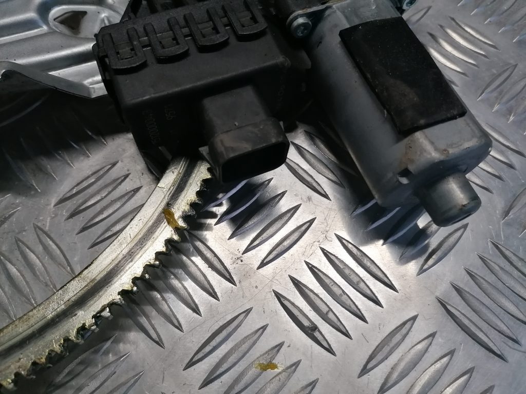 Stikla pacelšanas mehānisms priekšējais kreisais priekš OPEL ASTRA H 2006 3 Stikla pacelšanas mehānisms priekšējais kreisais priekš OPEL ASTRA H 2006