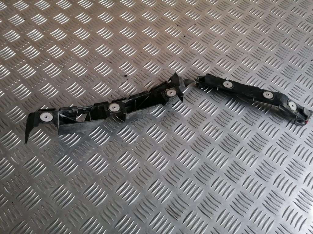 Aizmugurējā spārna un bufera stiprinājums priekš OPEL ASTRA H 2006