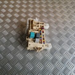 Drošinātāju relejas kaste priekš TOYOTA COROLLA VERSO 2005